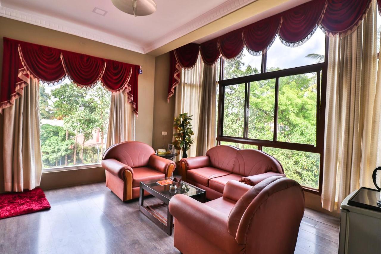 Palette - Holiday Palms Hotel Bangalore Luaran gambar