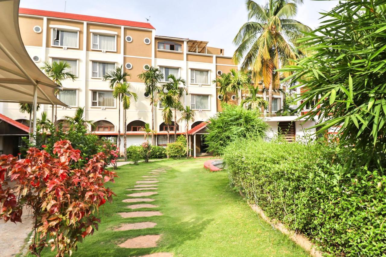 Palette - Holiday Palms Hotel Bangalore Luaran gambar